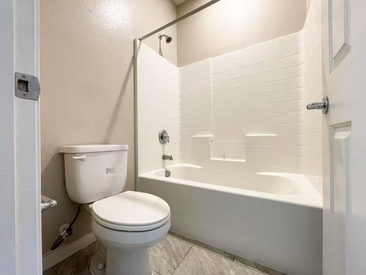 6415 Pochman Mesa St - Photo 7 of 22