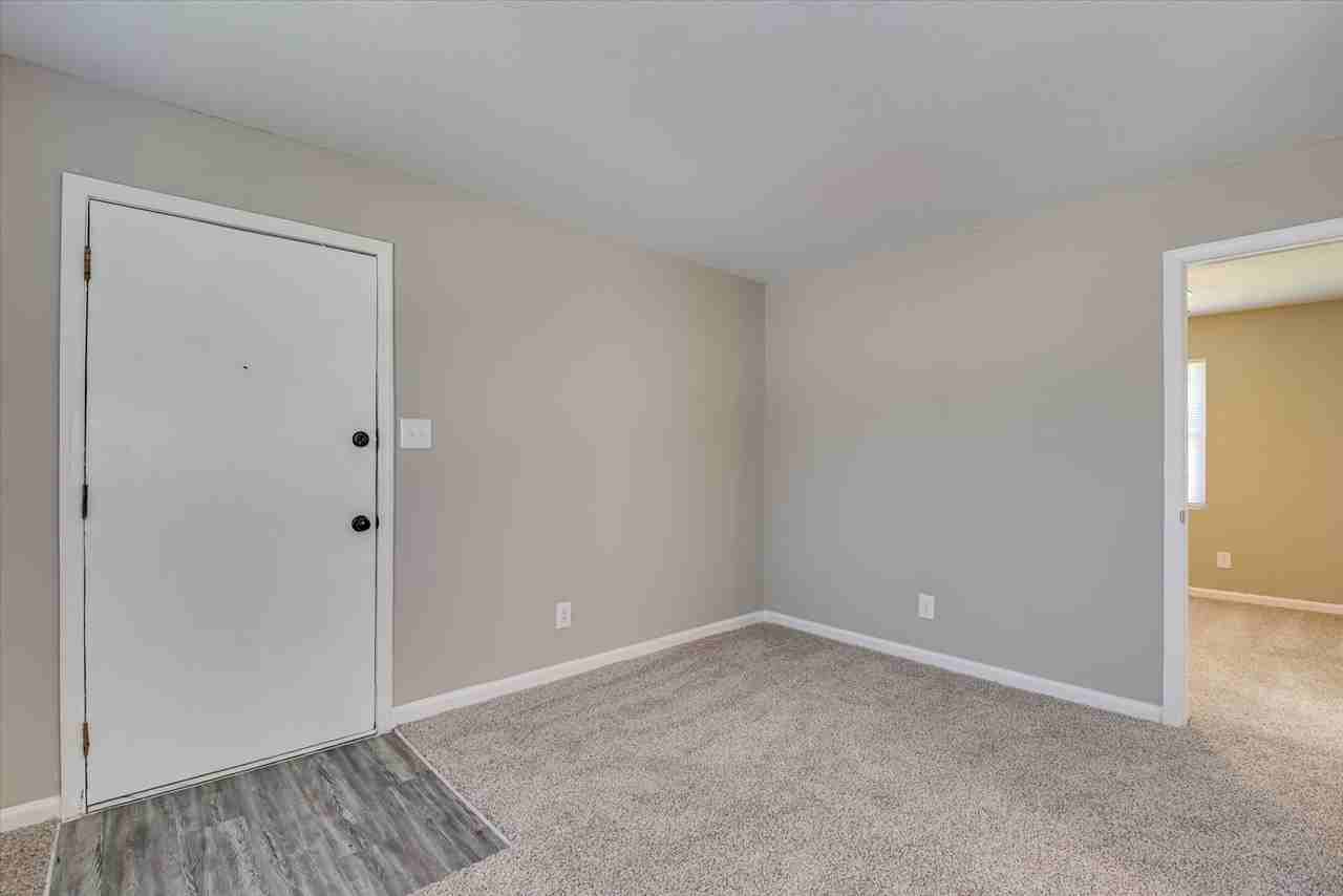 Cedar Pines Apartments - Photo 6 of 18