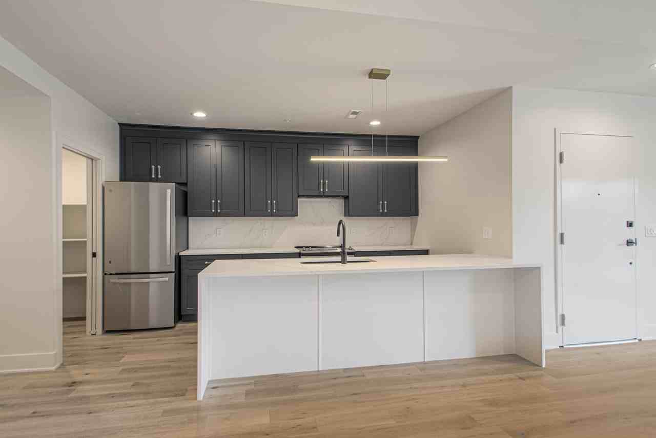 200 West Gregory Boulevard - Photo 3 of 25