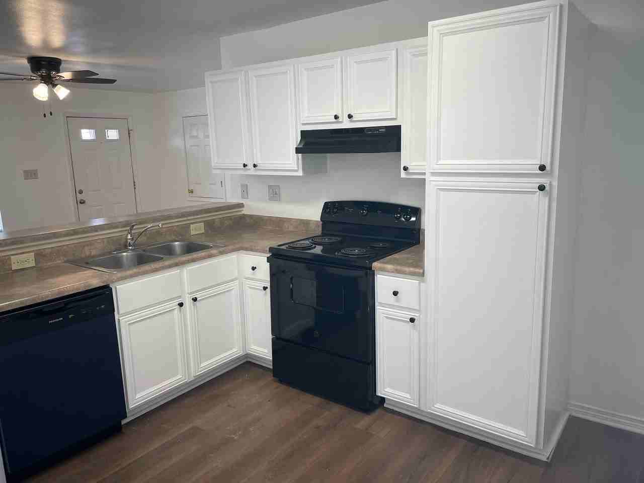 3013 Palmetto St - Photo 7 of 16