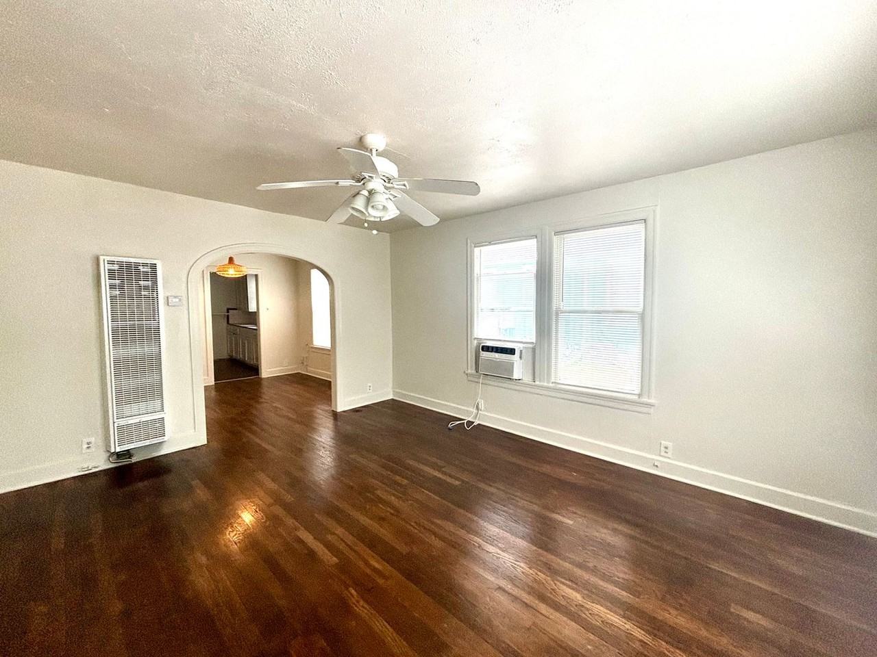 4910 Avenue H - Photo 3 of 28