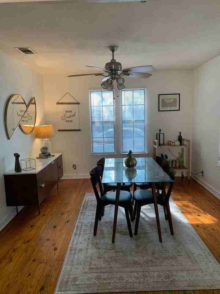 1610 W 10th St - Photo 3 of 26