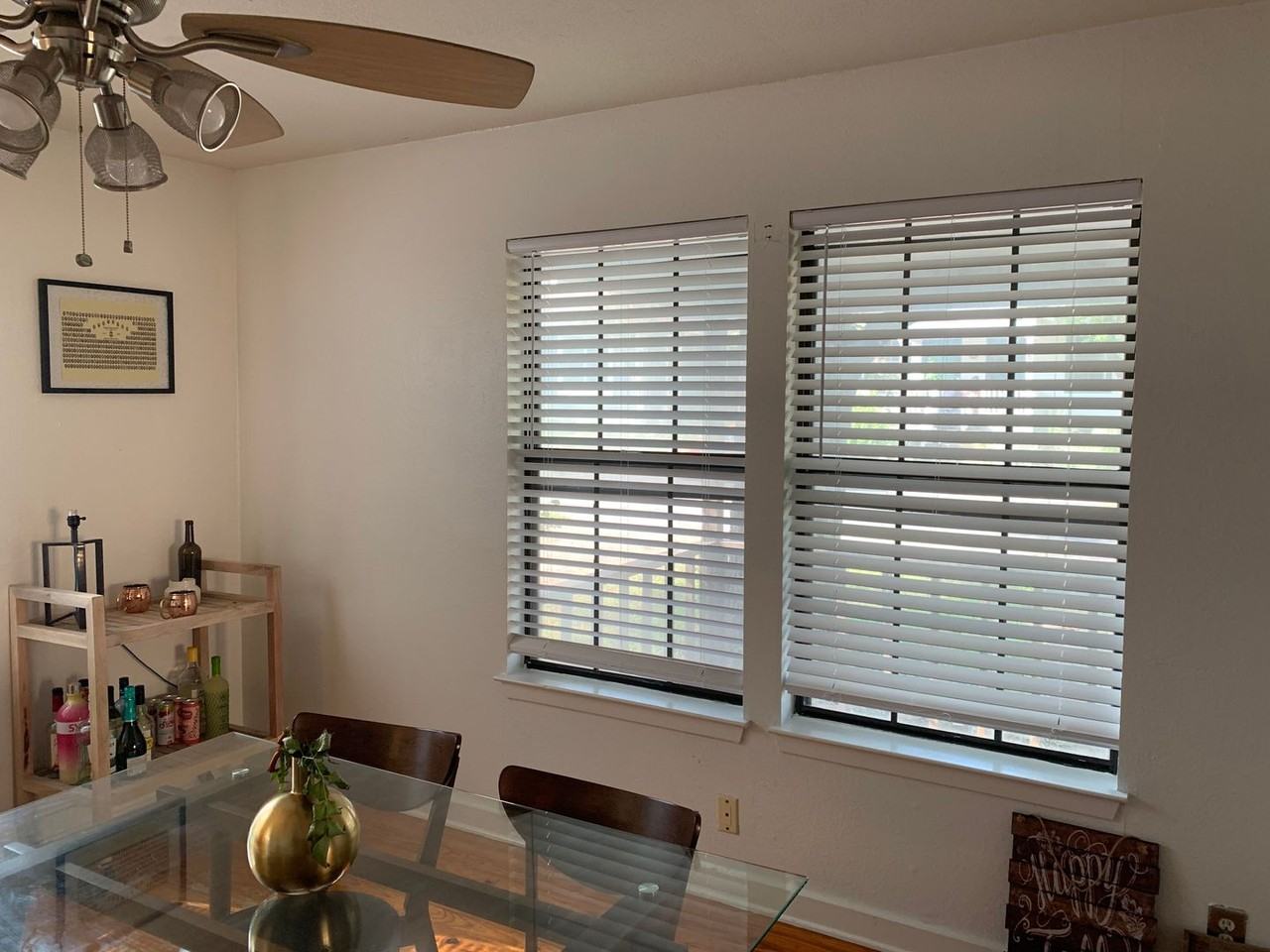 1610 W 10th St - Photo 4 of 26