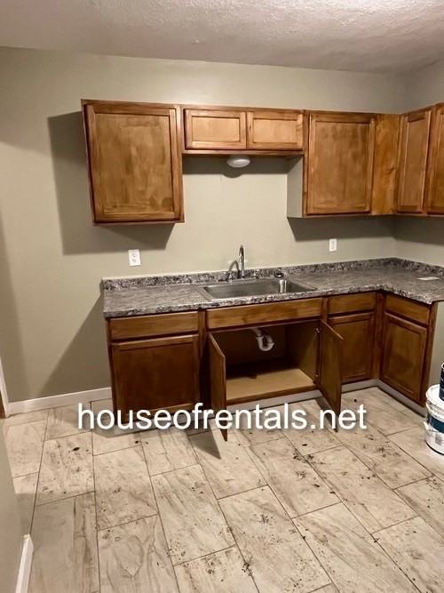 821 West Cherry Street - Photo 5 of 12