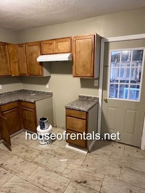 821 West Cherry Street - Photo 6 of 12