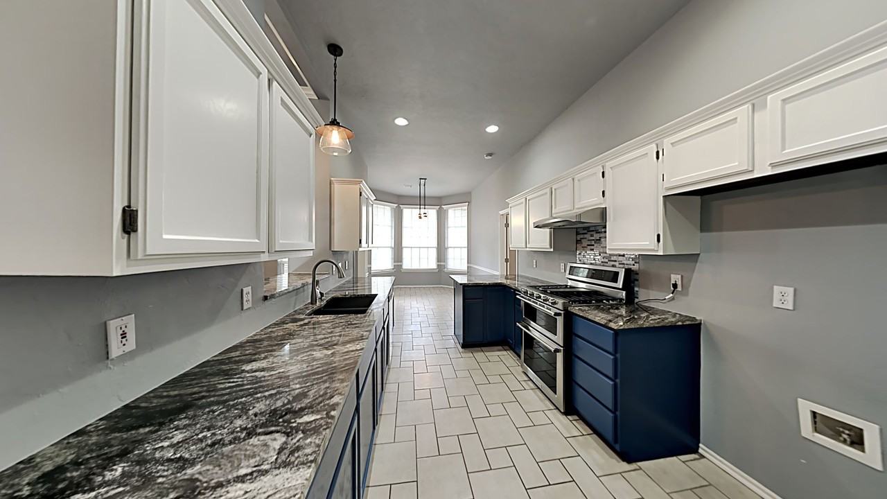 17309 Platinum Ln - Photo 5 of 20