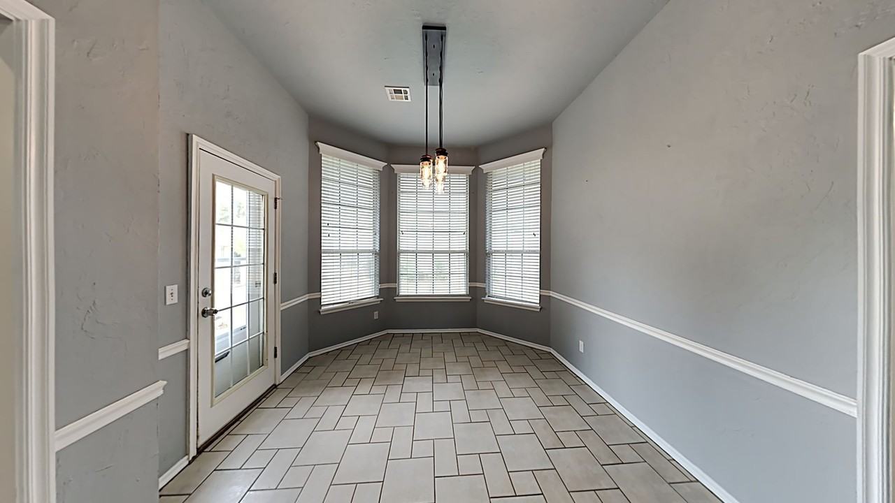 17309 Platinum Ln - Photo 7 of 20