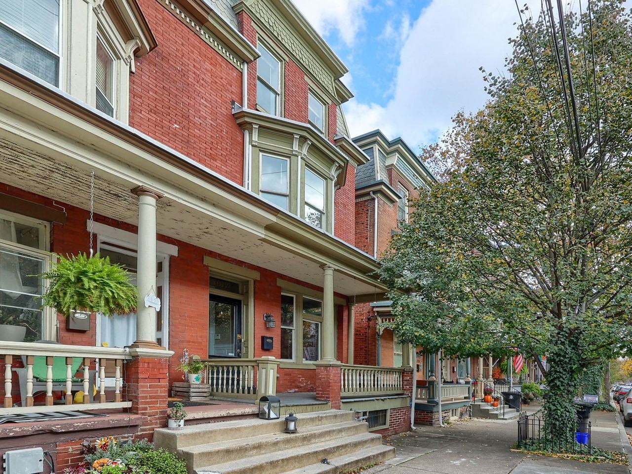 1917 Green St - Photo 2 of 39