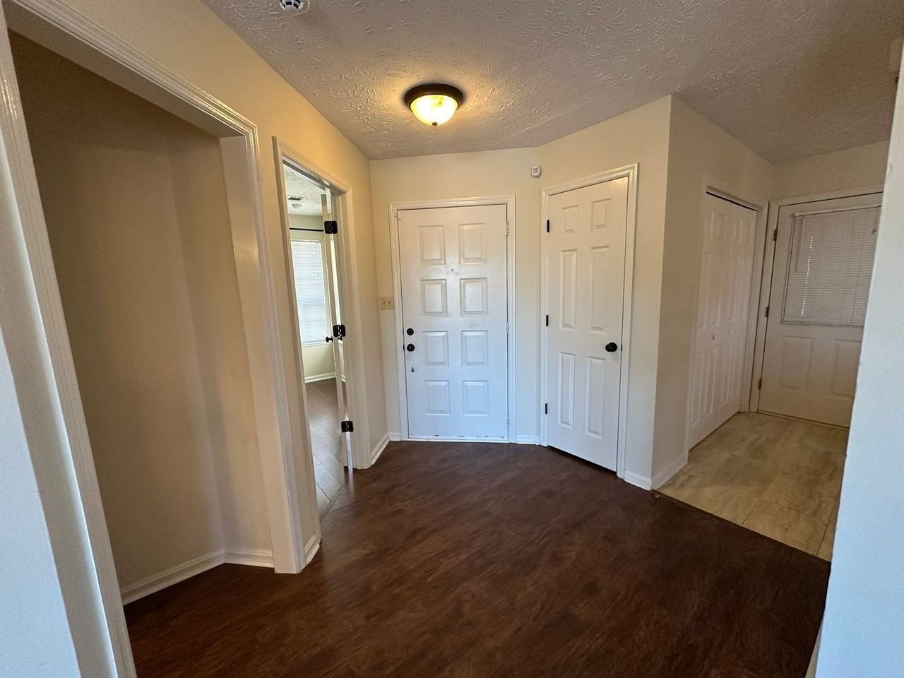 110 Island Blvd - Photo 3 of 20