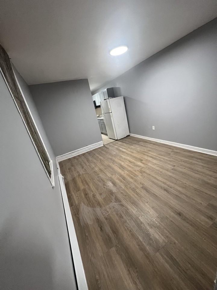 1249 East Chelten Avenue - Photo 4 of 14