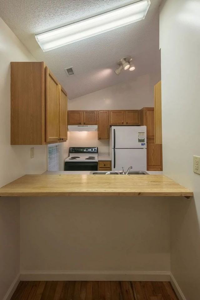 Poplar Point - Photo 5 of 8