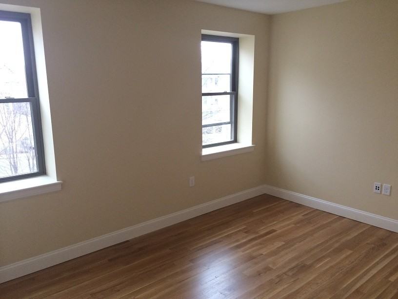 Moore Street Apartments - Photo 5 of 16
