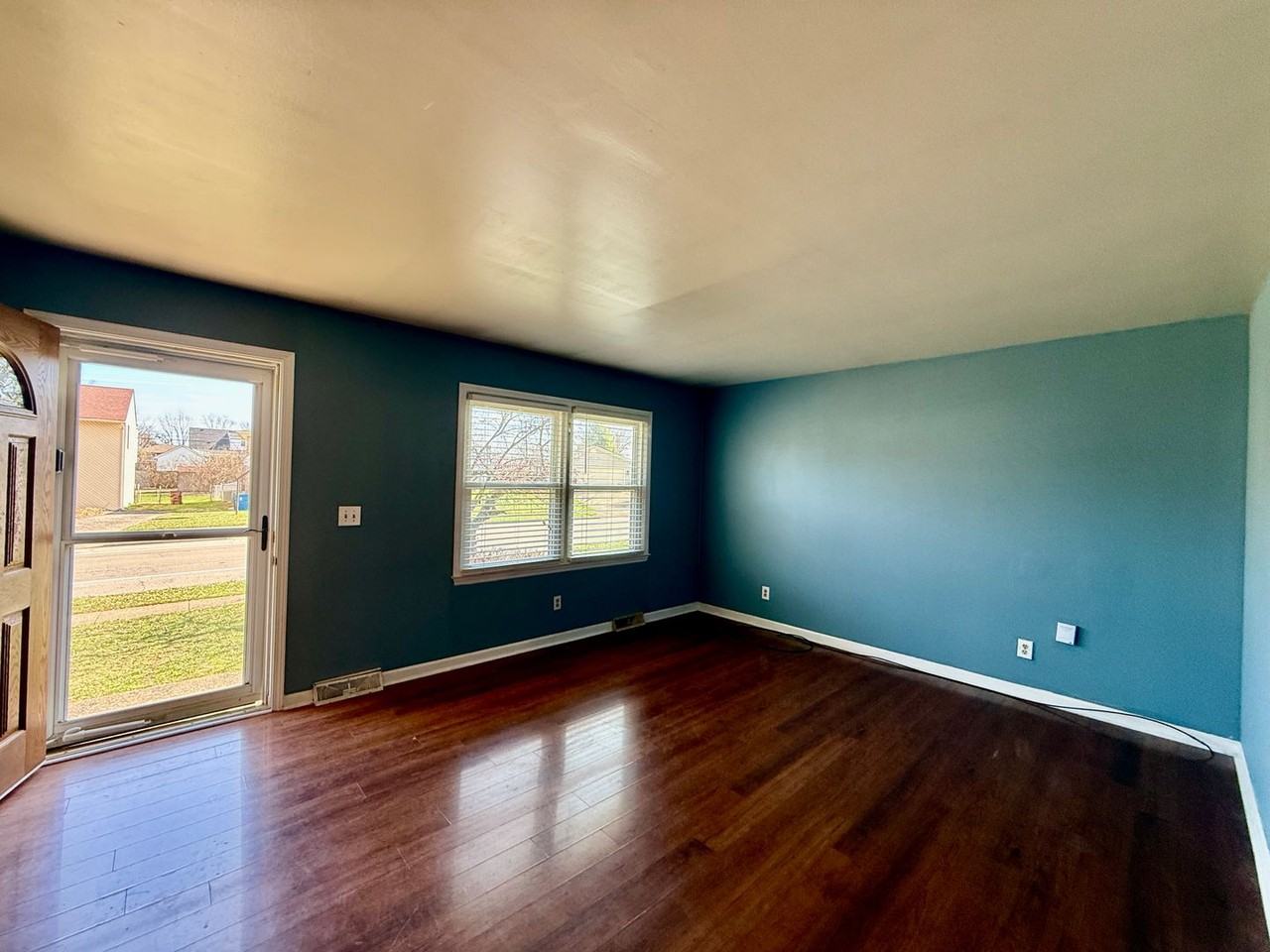 1104 Spring Run Rd - Photo 3 of 20