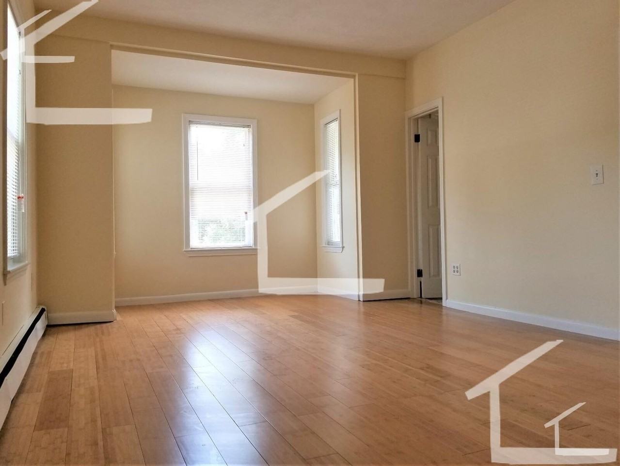 36 Pratt St - Photo 7 of 14