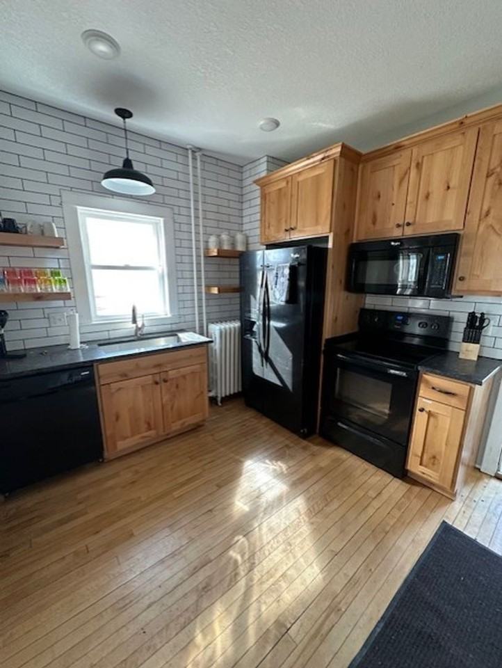 108 3rd Ave Nw - Photo 2 of 16
