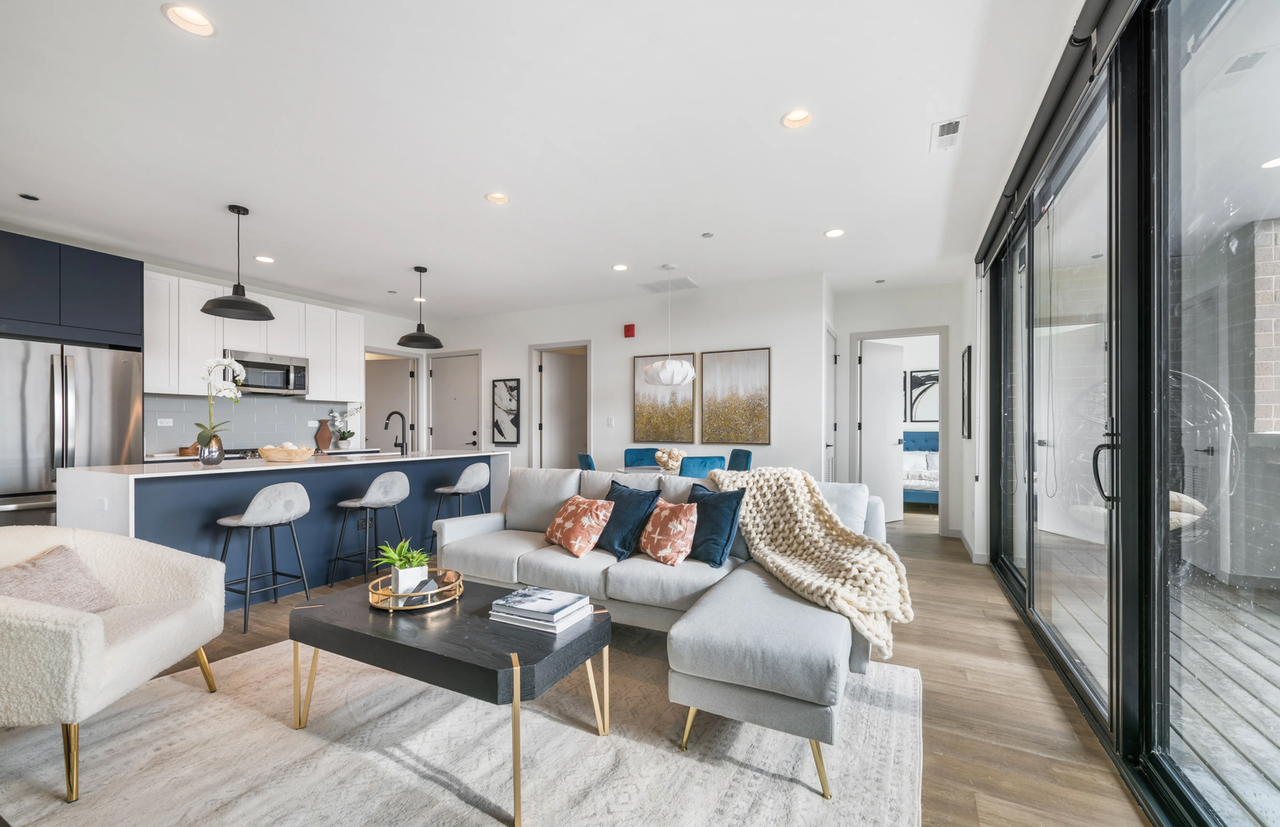 516 Arlington Place - Photo 2 of 32