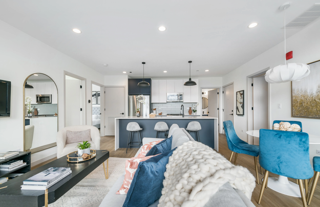 516 Arlington Place - Photo 4 of 32