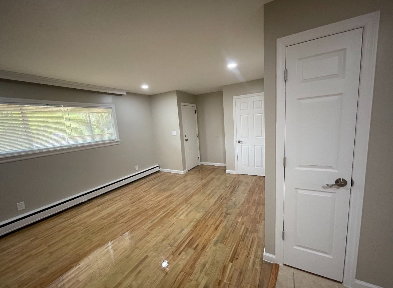 399  ROCK LLC - Photo 3 of 16