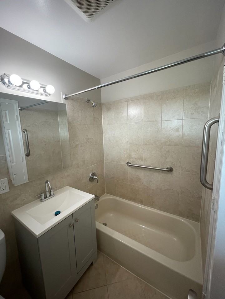 399  ROCK LLC - Photo 4 of 16