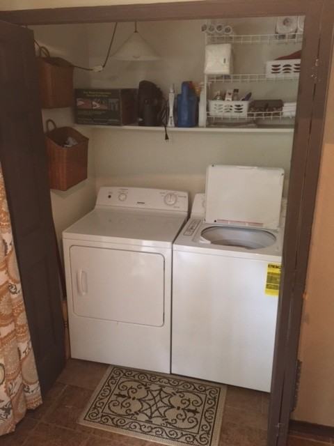 132 S Hartman Ave - Photo 3 of 21