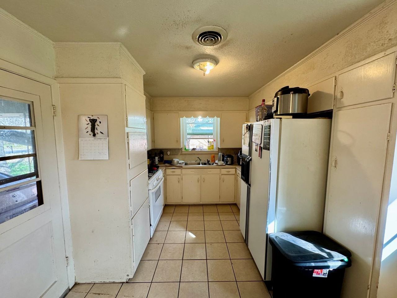 517 N Lydia St - Photo 2 of 17