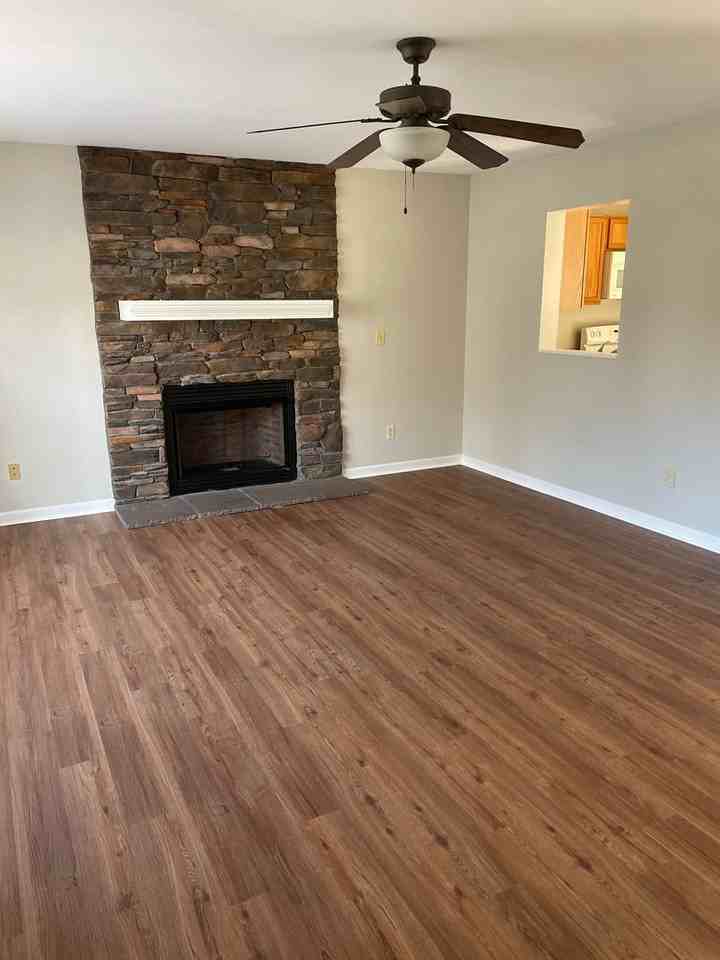 140 Heather Ct - Photo 2 of 14