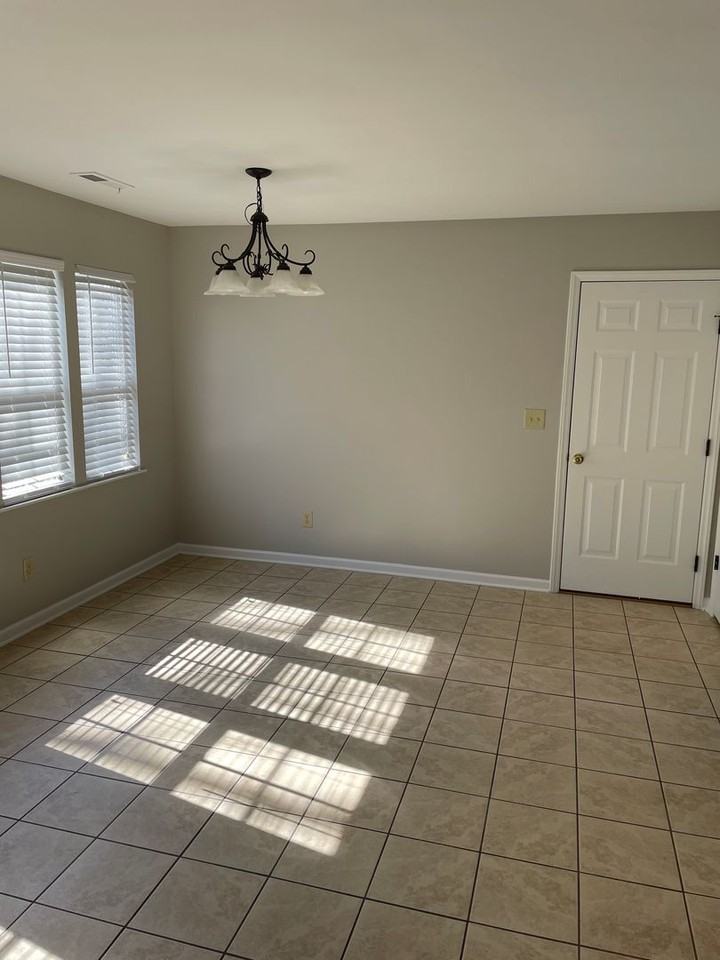 140 Heather Ct - Photo 4 of 14