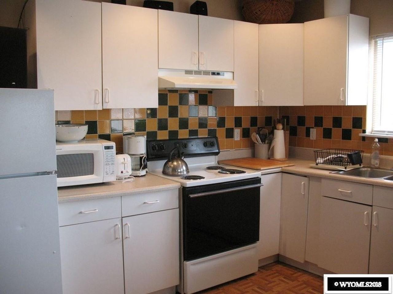 707 S River St - Photo 3 of 3