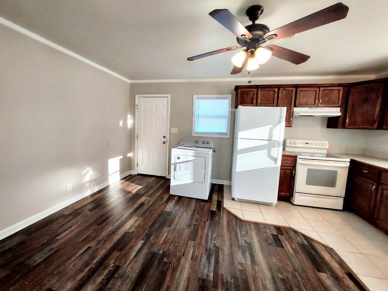 602 Tripp St - Photo 2 of 11