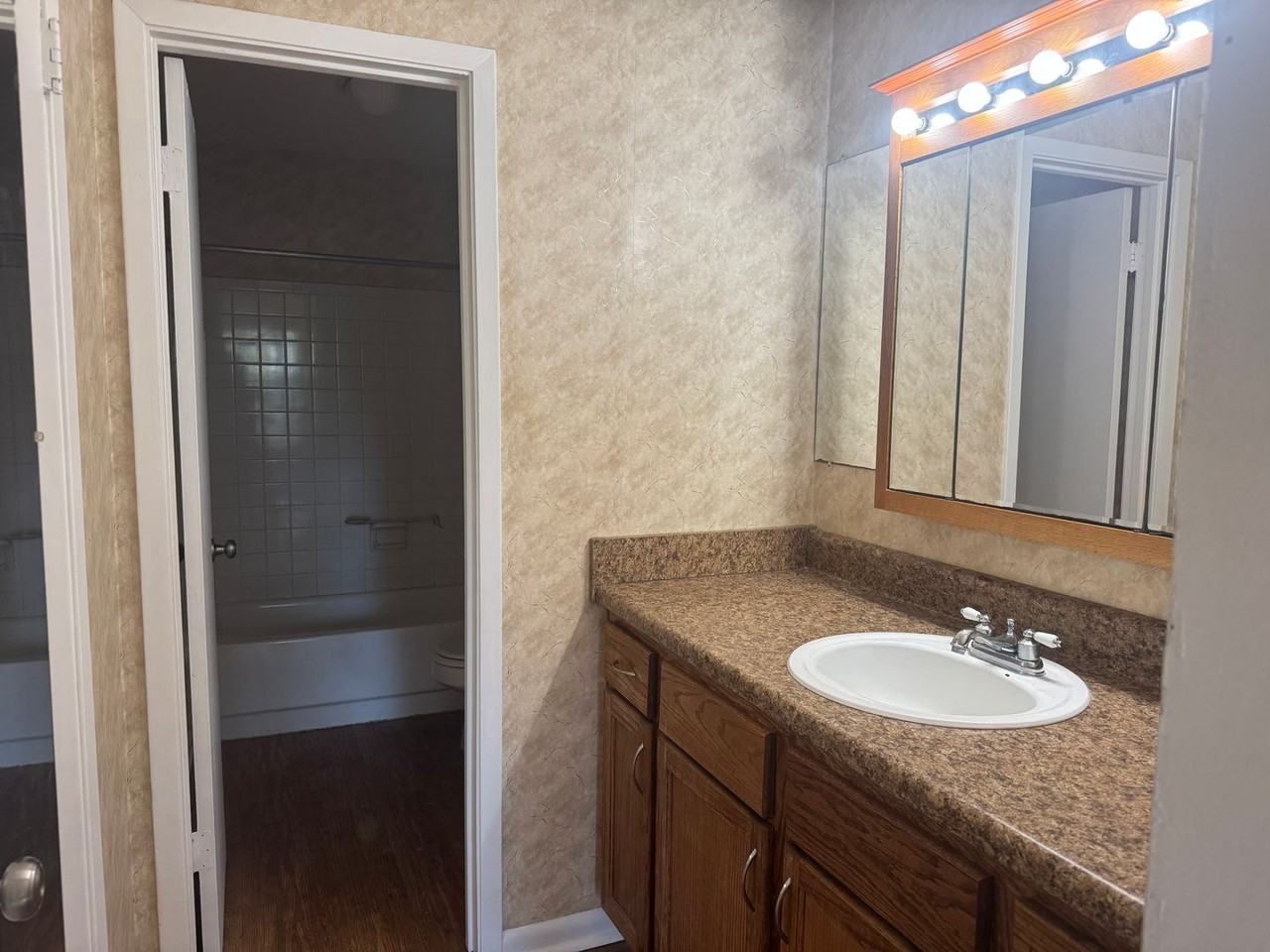 615 Colonial Dr #12 - Photo 5 of 6