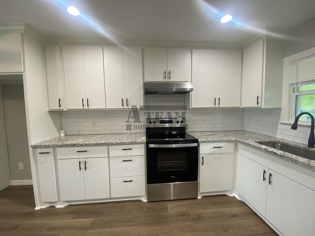 113 W Mount Vernon St - Photo 5 of 25