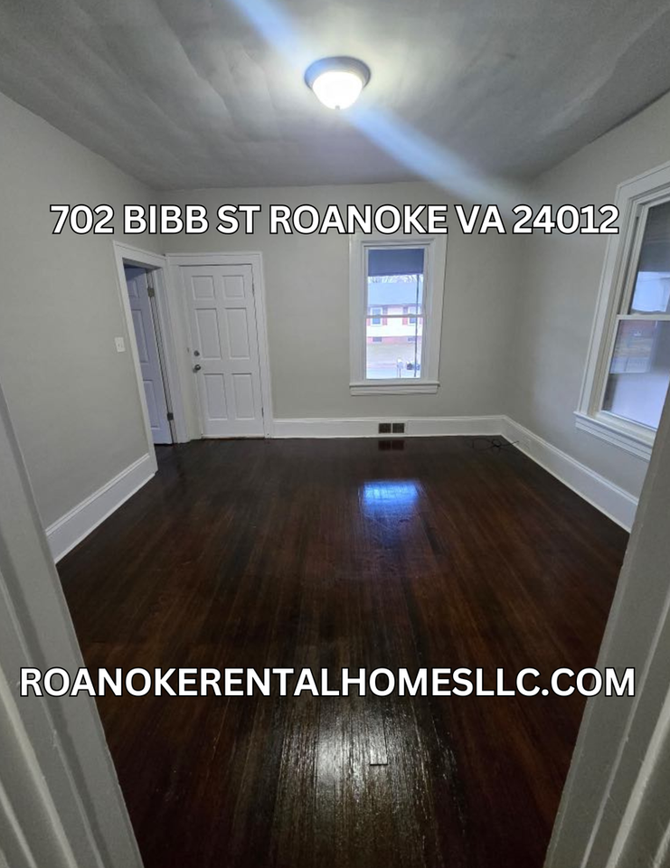 702 Bibb St Ne - Photo 3 of 7