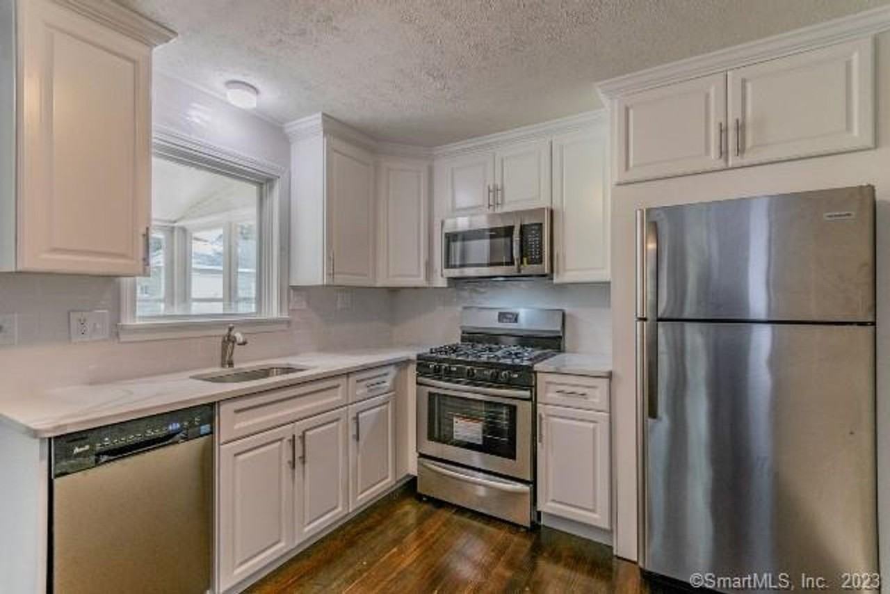 108 Prospect St - Photo 2 of 24