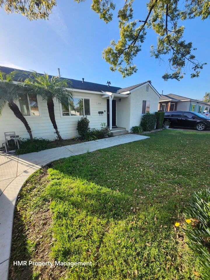 4415 Landis Ave - Photo 2 of 46