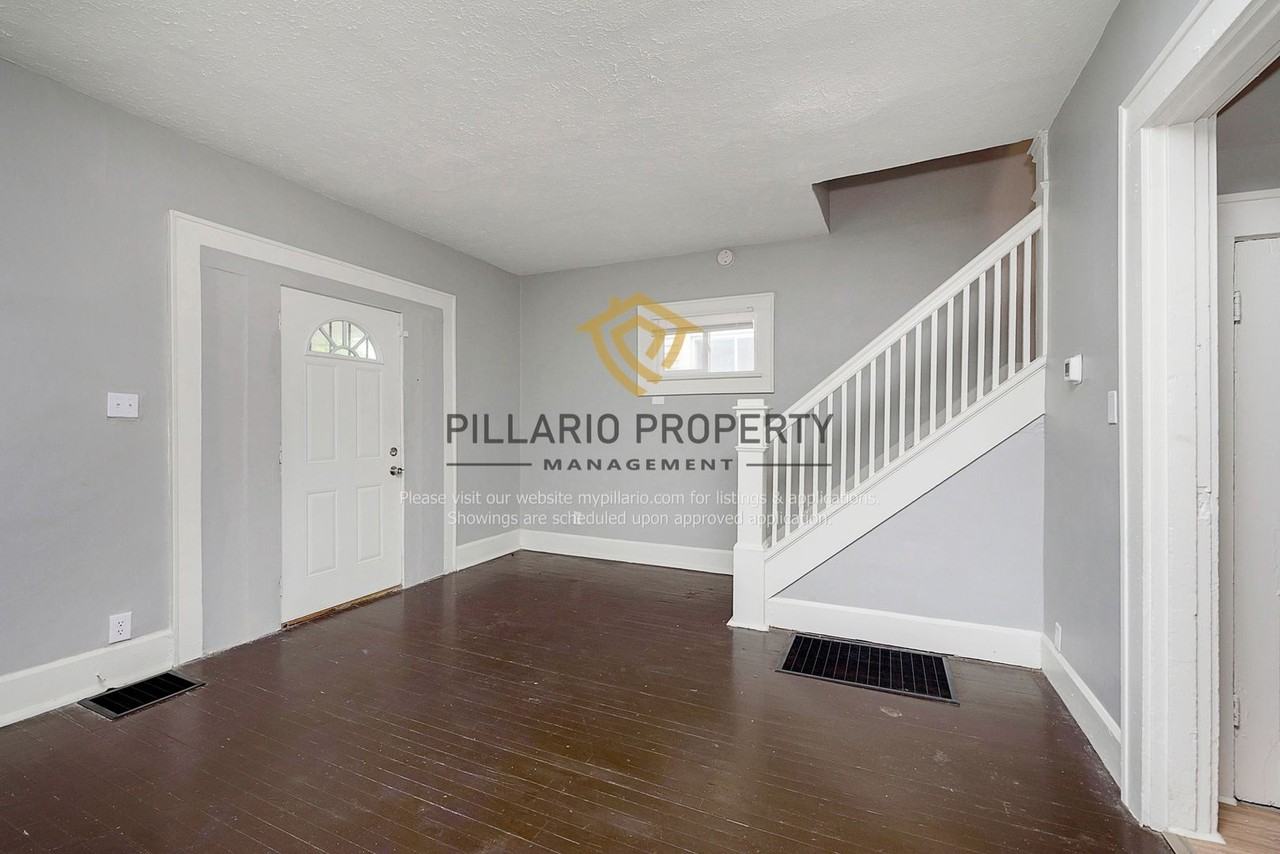 615 N Gray St - Photo 5 of 25