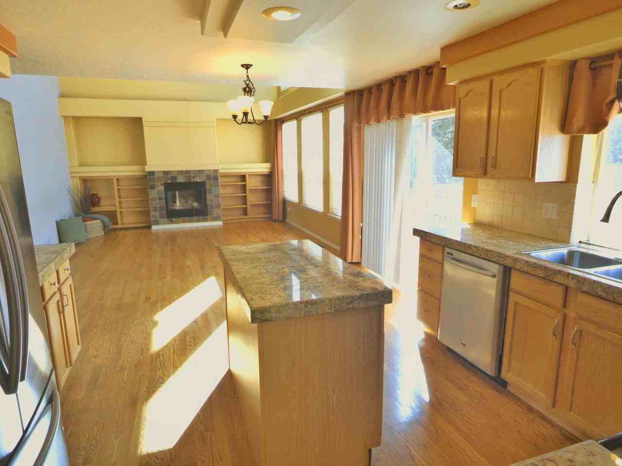 1215 Dream Lake Ct - Photo 5 of 24