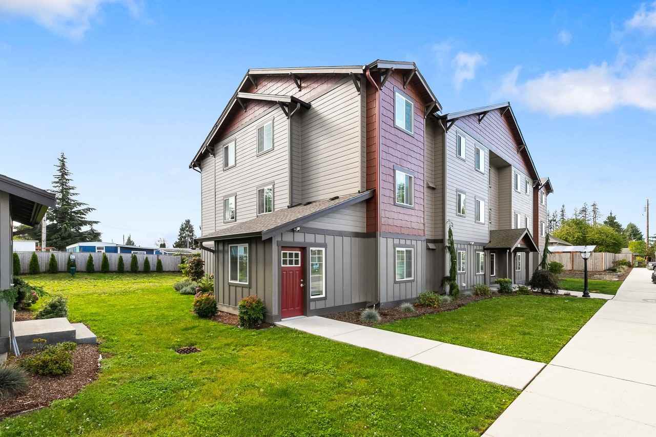 Modern Comfort and Convenience at The Lodge in Sedro – Spacious 2 - Photo 2 of 5