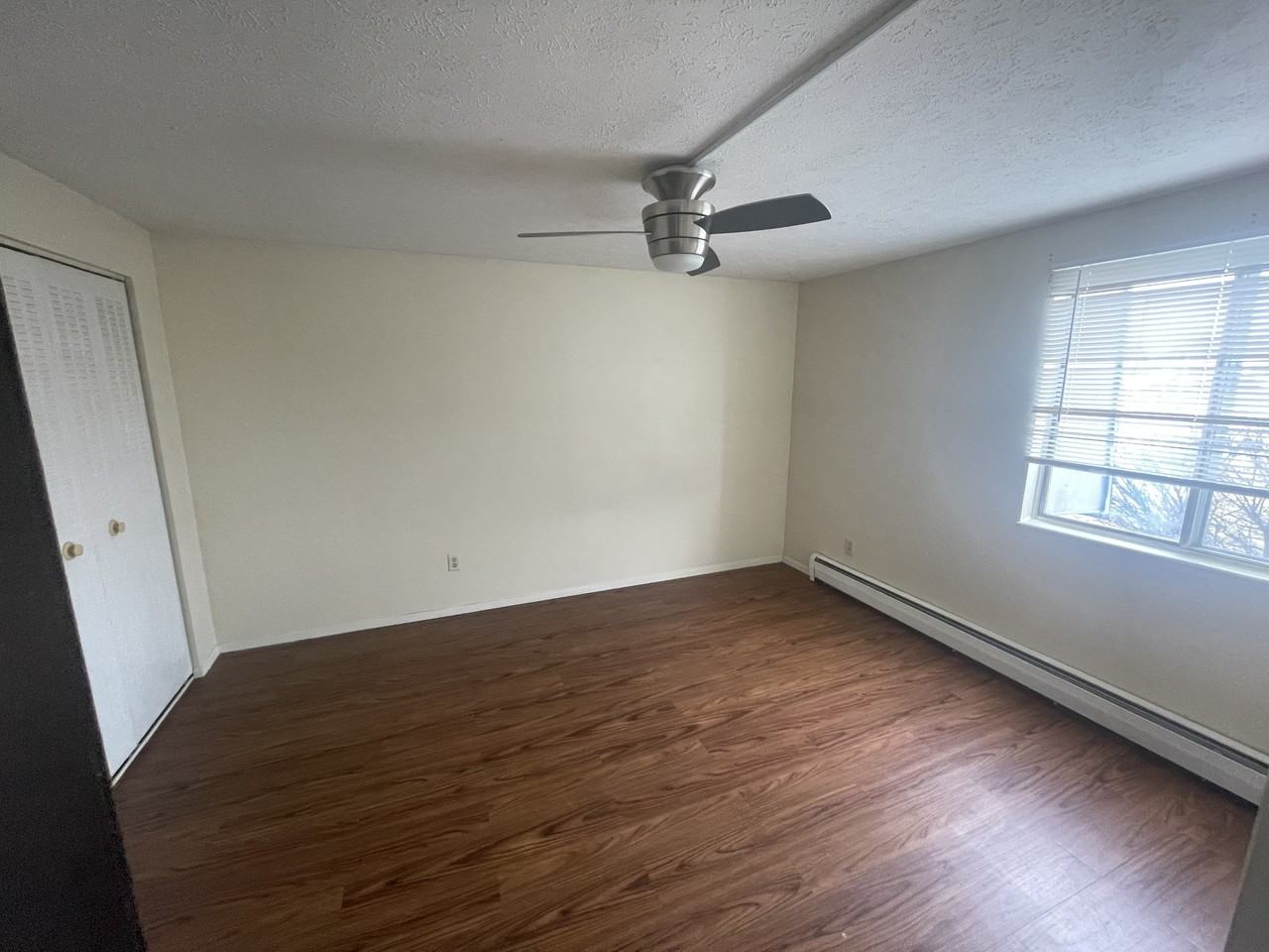 630 West 6th Street - Photo 3 of 6