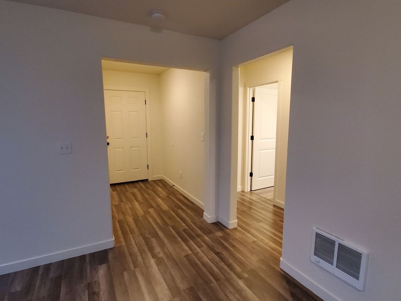 320 Holly Blvd - Photo 3 of 14