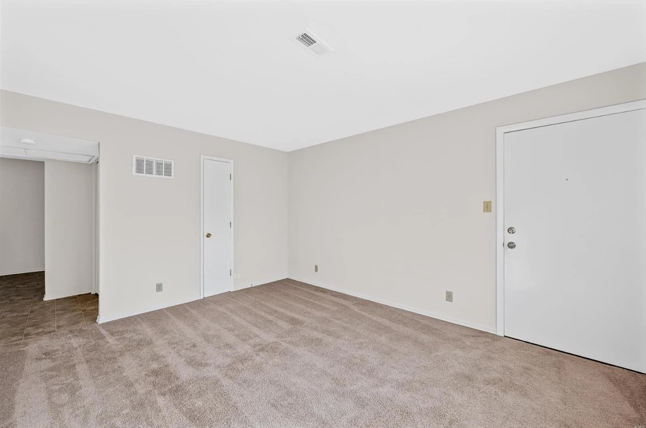 Building 4 E. Rock Creek Road - Photo 6 of 22