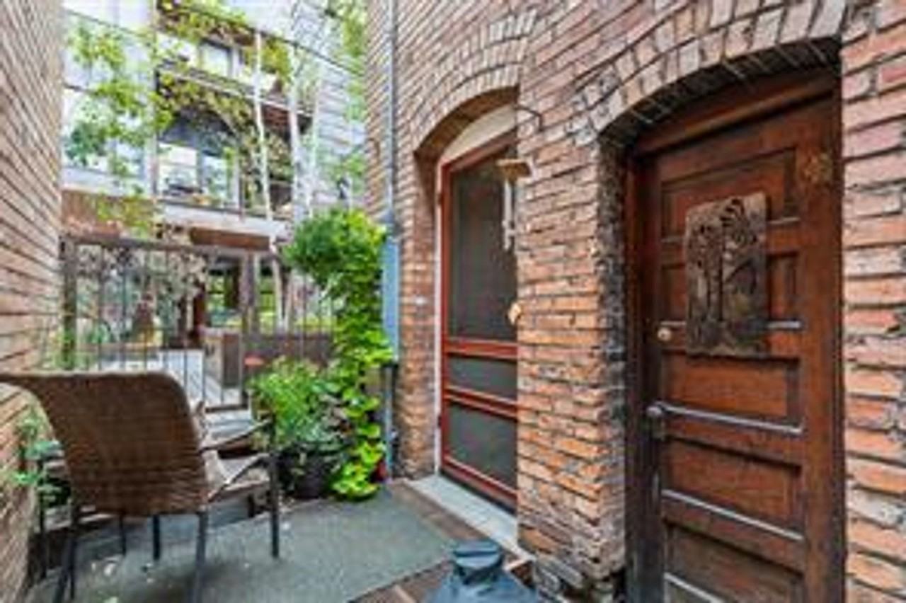 410 Roosevelt St - Photo 7 of 24