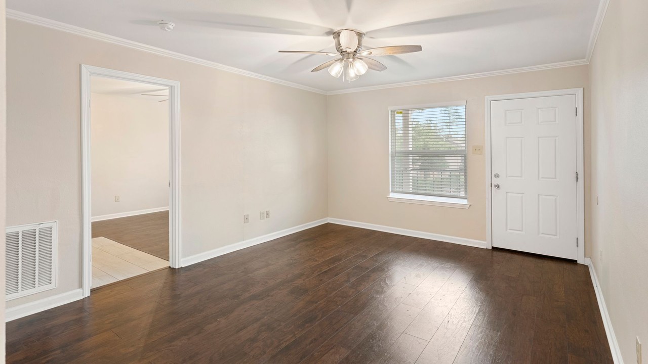10877 Ansley Ave - Photo 2 of 9