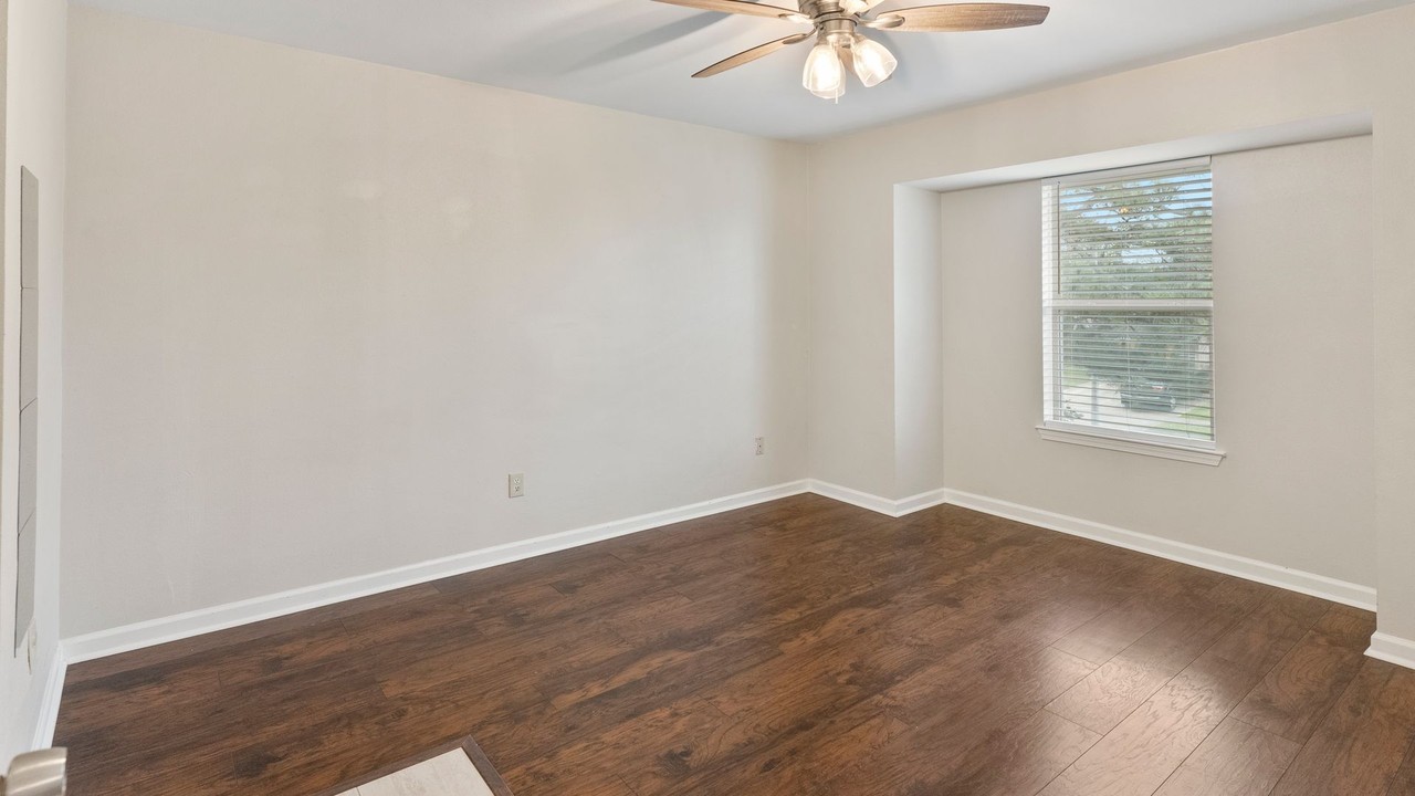 10877 Ansley Ave - Photo 7 of 9