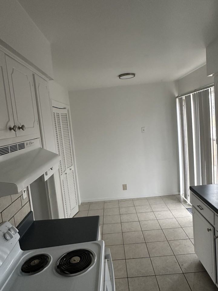 1801 Bashford Manor Ln. - Photo 5 of 14