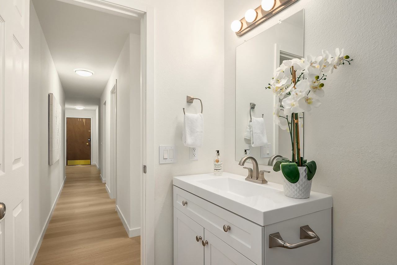 618 75th Street Southeast - Photo 4 of 38