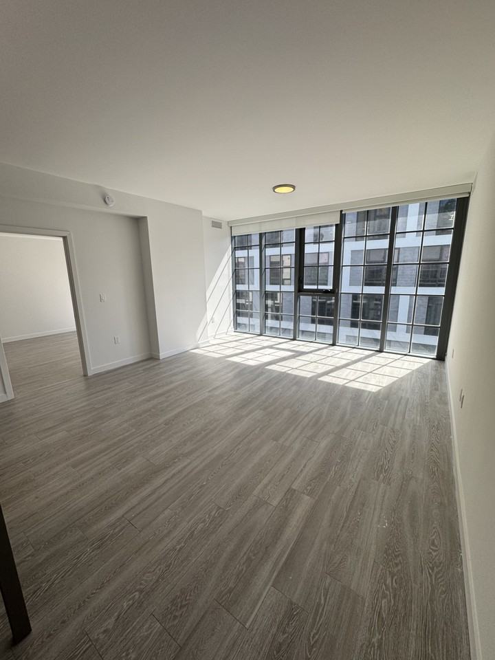 81 Northwest 30th Street #B2 - Photo 2 of 37