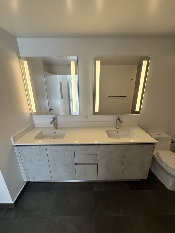 81 Northwest 30th Street #B2 - Photo 7 of 37