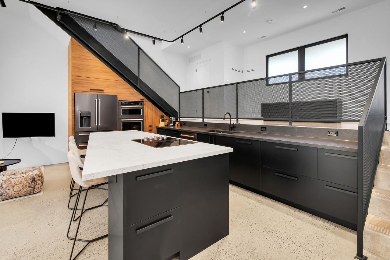 Lansdowne laneway house - Photo 4 of 21