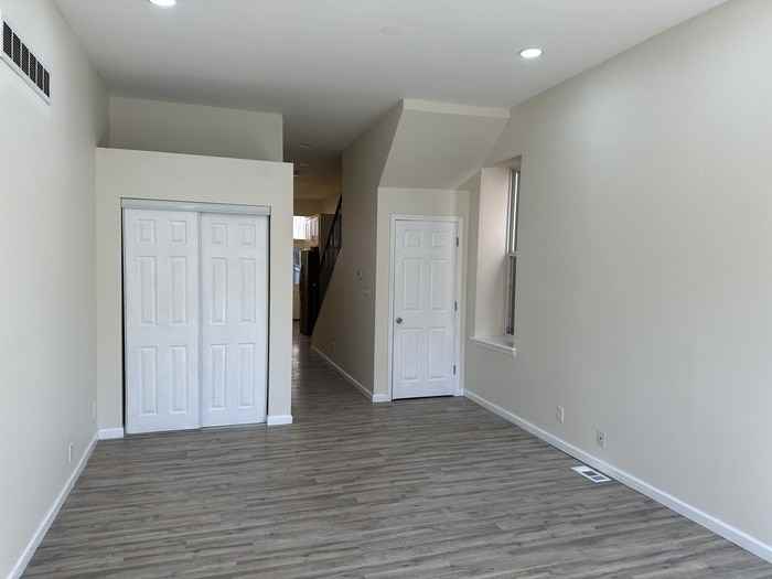 1721 S Tucker Blvd - Photo 3 of 22