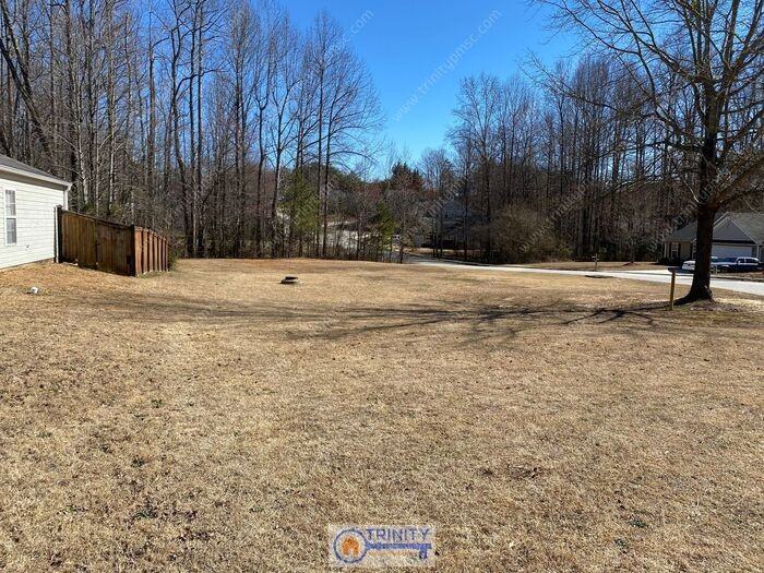 115 Midwood Rd - Photo 3 of 17
